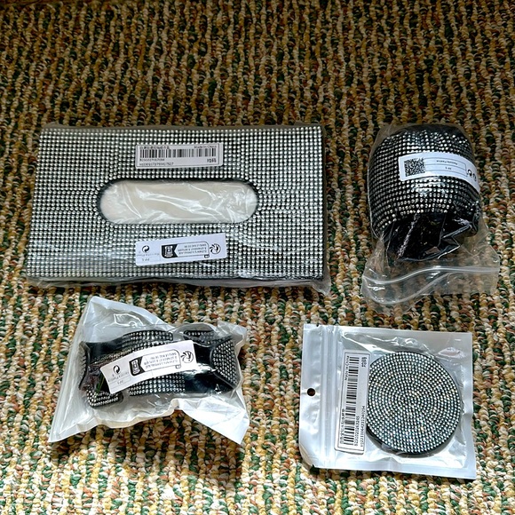 Accessories - NWT bundle of bling car accessories